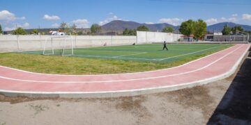 El Ayuntamiento de Quecholac Inaugura Nueva Pista de Atletismo en la Escuela América Latina