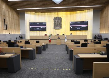 Recibe Congreso iniciativa para implementar licencia con goce de sueldo por fallecimiento de un familiar