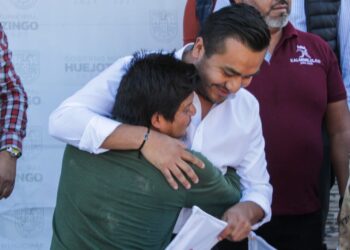 El Presidente  de Huejotzingo, Roberto Solís, dio el banderazo de inicio de obra del Boulevard Rio Xochiac
