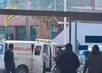 Un saldo de una persona lesionada luego de que al  menos tres hombres armados asaltaron a los cuentahabientes del Banco BBVA Texmelucan
