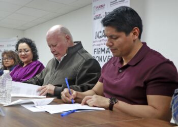 Firma Omar Muñoz  convenio de colaboración con el ICATEP