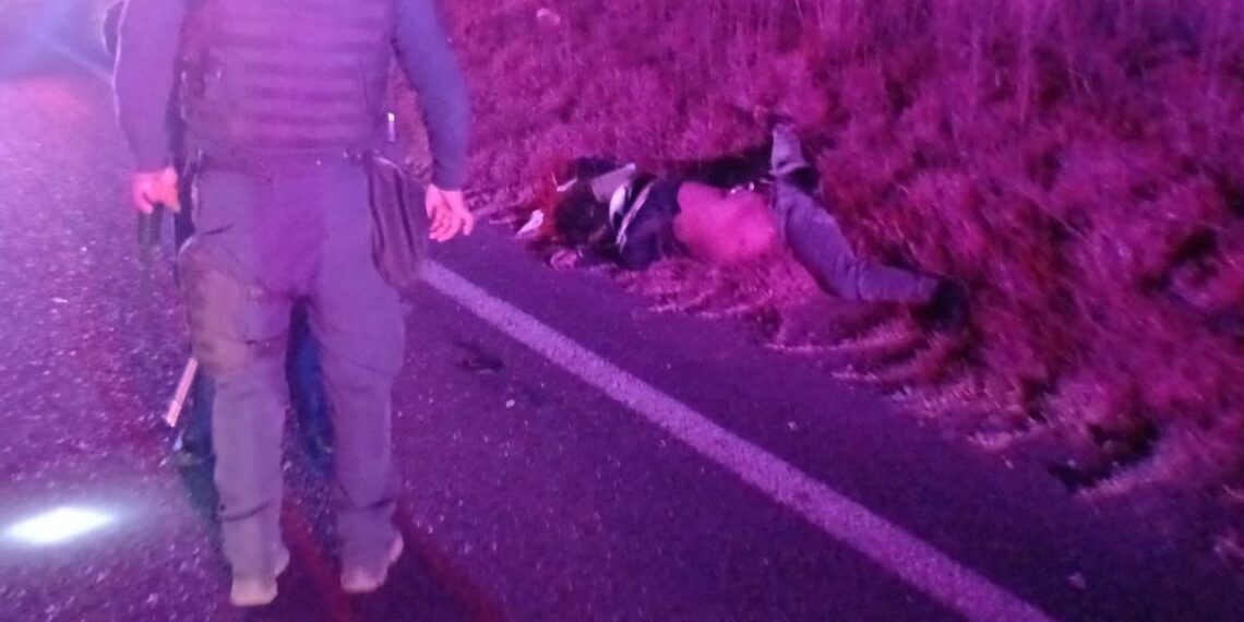 Muere motociclista al ser embestido por un vehículo en Aljojuca.