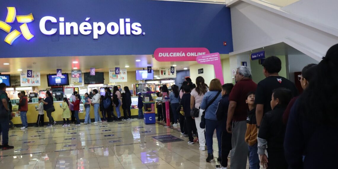 Más de 1200 cholultecas disfrutaron de funciones de cine gratuitas