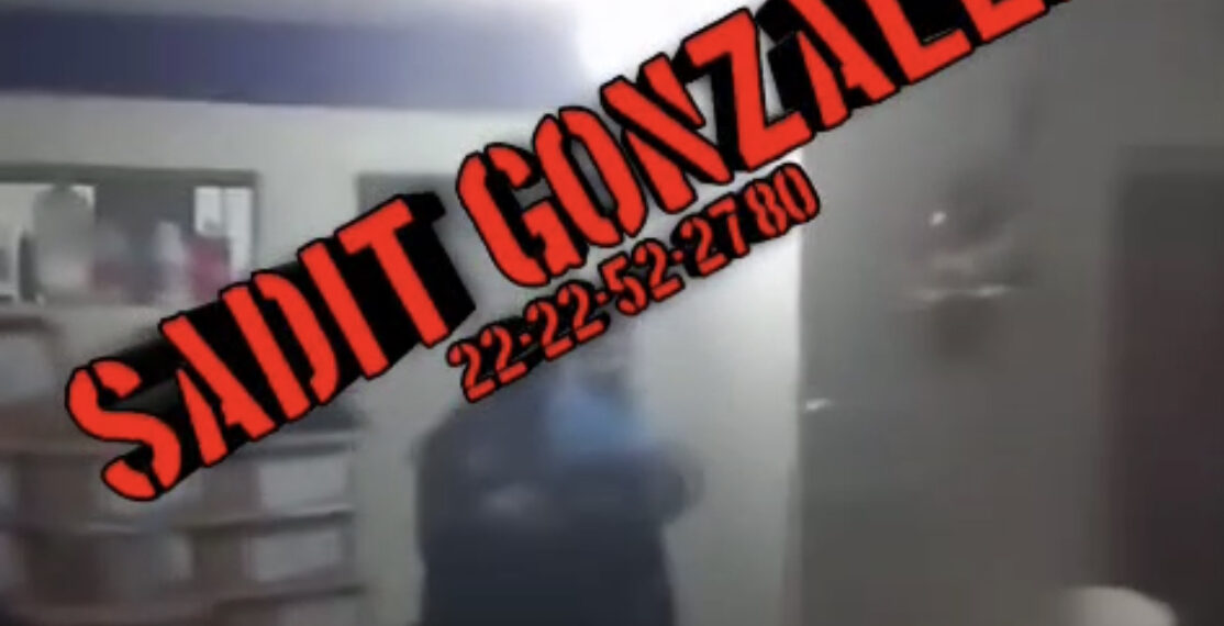 Policías de Yehualtepec golpean a dos detenidos dentro de la comandancia.