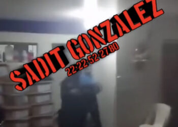 Policías de Yehualtepec golpean a dos detenidos dentro de la comandancia.