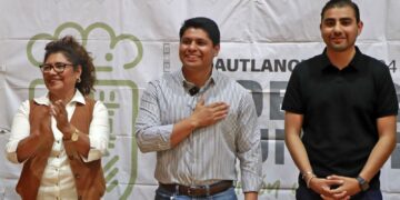 Presenta SMDIF al equipo de cachibol «Leones de Cuautlancingo»