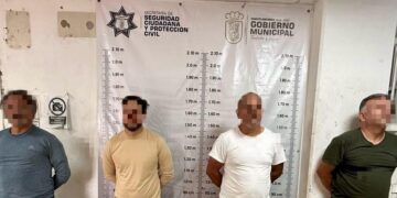 Policía de Cuautlancingo asegura a cuatro personas por portación de arma de fuego y delitos contra la salud