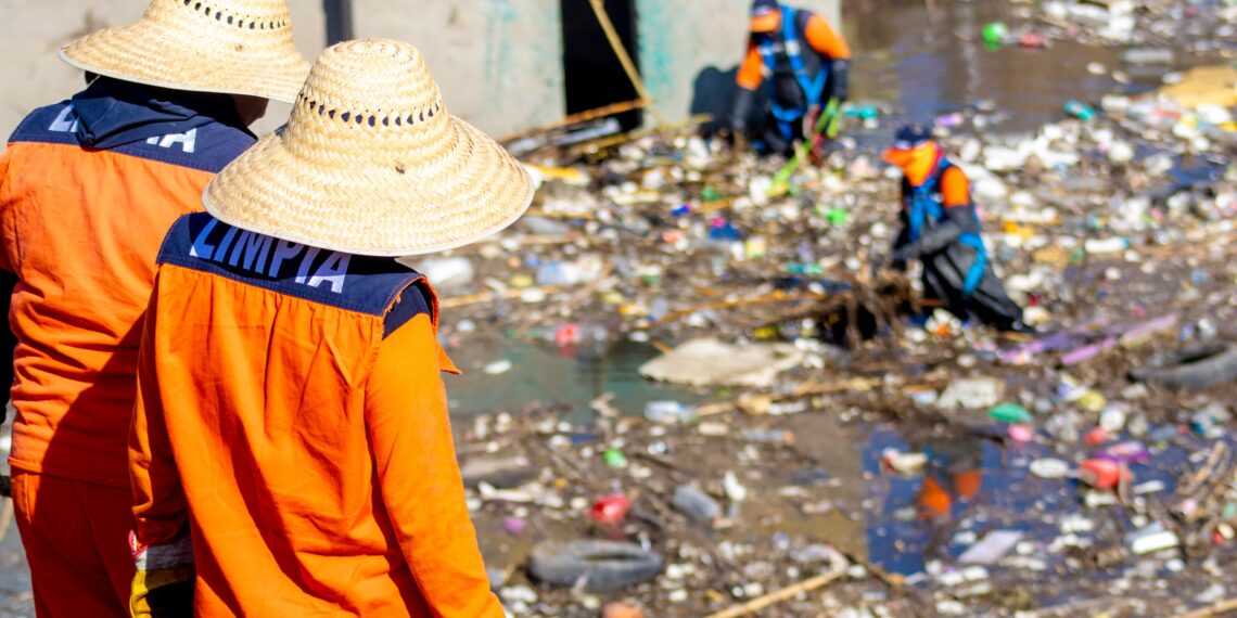 Gobierno de la Ciudad refuerza acciones de limpieza en los vasos reguladores “Puente Negro” y “El Santuario”