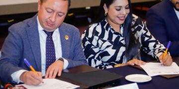 Firma Gobierno de Cholula convenio de colaboración con la Cámara de Comercio