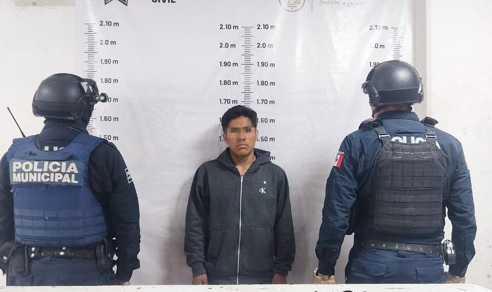 Elementos de Seguridad Ciudadana de Cuautlancingo detienen a hombre por portación de arma de fuego