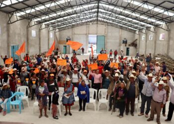 A este movimiento de ciudadanos libres, hombres y mujeres que dicen adios a los políticos de siempre. Ya nadie lo detiene