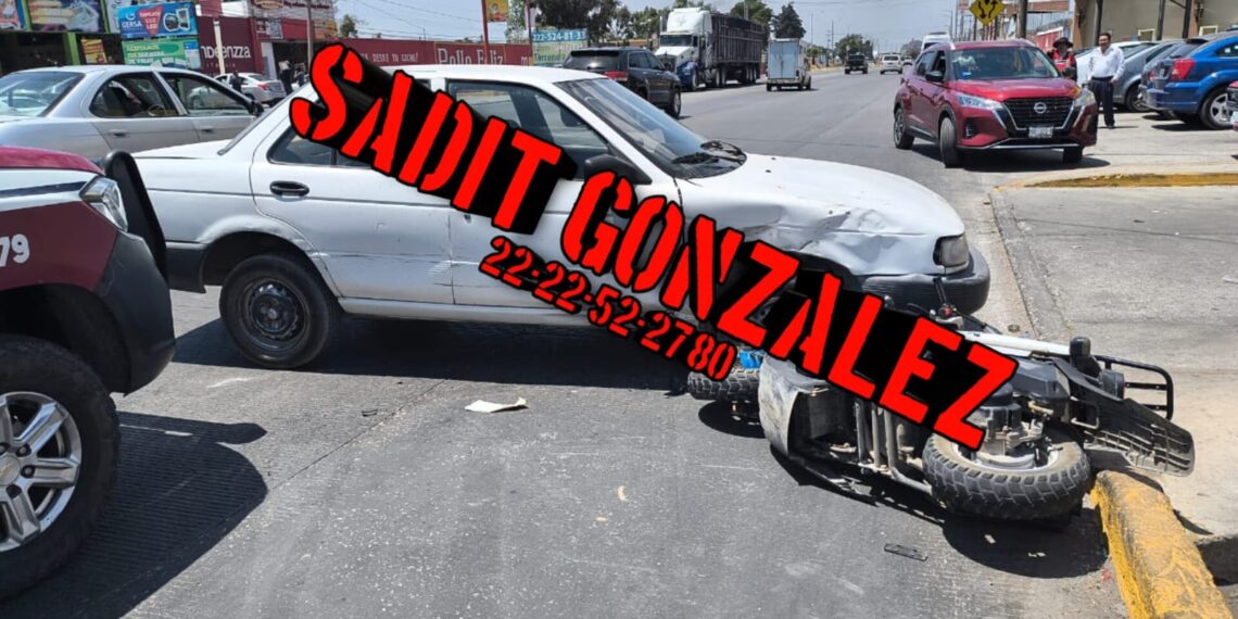 Muere motociclista de camino al hospital al ser embestido por un vehículo en Amozoc.