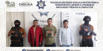 Policía de San Pedro Cholula frustra robo a transportista, detiene a 3 probables implicados y rescata a conductor