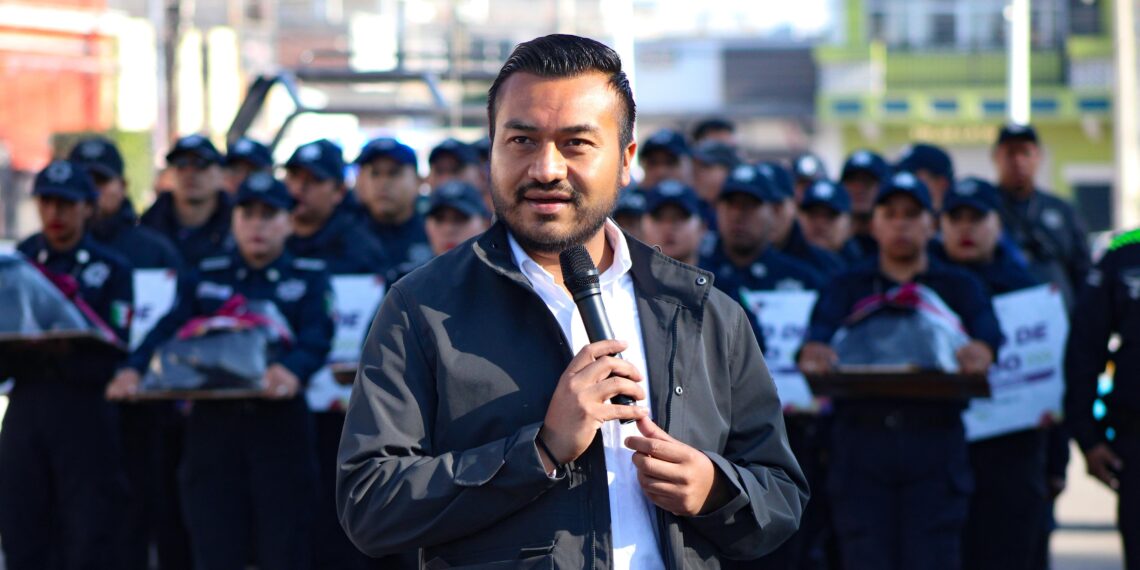 Con aumento salarial, uniformes y reconocimientos, Roberto Solís refuerza la dignificación Policial en Huejotzingo
