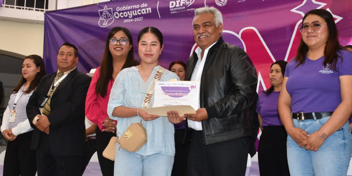 La “Feria de la Mujer” implementada por el Gobierno de Ocoyucan fomenta la vida libre de violencia.