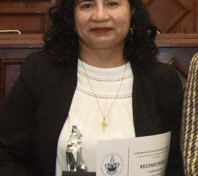 Lizbeth Celaya Vargas, ganadora del Premio a la Mejor Tesis de Posgrado 2024 por su contribución al patrimonio ferroviario