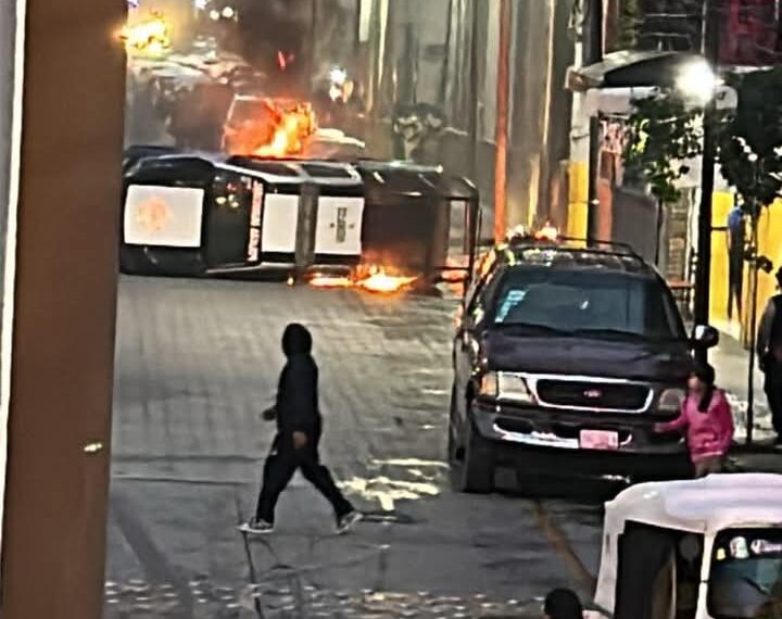 Disturbios y manifestación en Acatzingo piden la destitución del presidente municipal