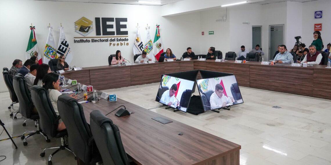 IEE aprueba diversos acuerdos en sesión ordinaria
