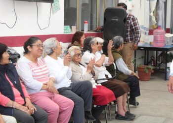 Actividades artísticas vincula la UTH y DIF municipal en Huejotzingo con clase de danzón para adultos mayores