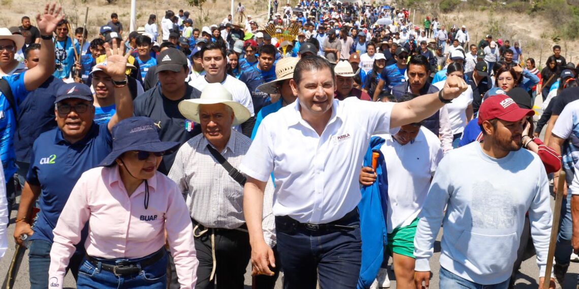 “Sólo los universitarios deciden el futuro de la BUAP”: Alejandro Armenta