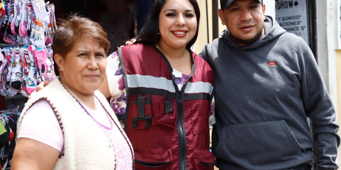 Tonantzin Fernández refuerza acciones de bacheo en la Cabecera Municipal