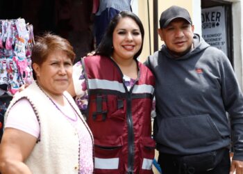 Tonantzin Fernández refuerza acciones de bacheo en la Cabecera Municipal