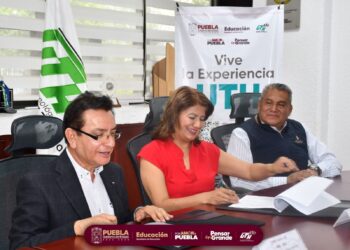 Firma de convenio UTH-Conalep para colaboración estudiantil