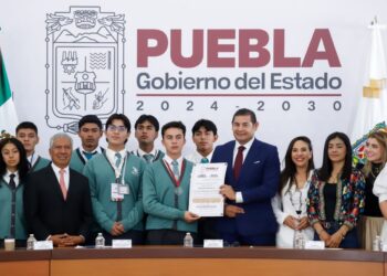 Talento de estudiantes poblanos brilla en Festival Académico Nacional