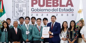 Talento de estudiantes poblanos brilla en Festival Académico Nacional