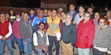 Omar Muñoz realiza caminata nocturna para mejorar seguridad en Cuatro Caminos