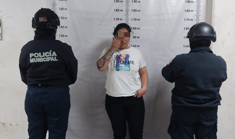 Eliana “N” detenida en Cuautlancingo por lesiones y daños a particulares