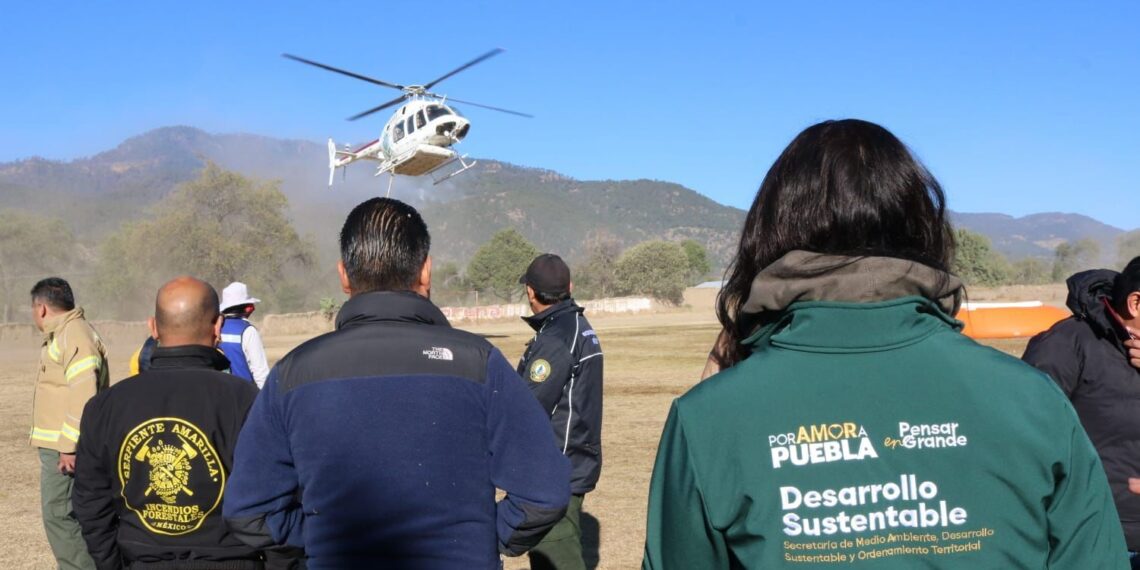 Incendios forestales en Puebla y Tlaxcala son combatidos con operativo aéreo y terrestre