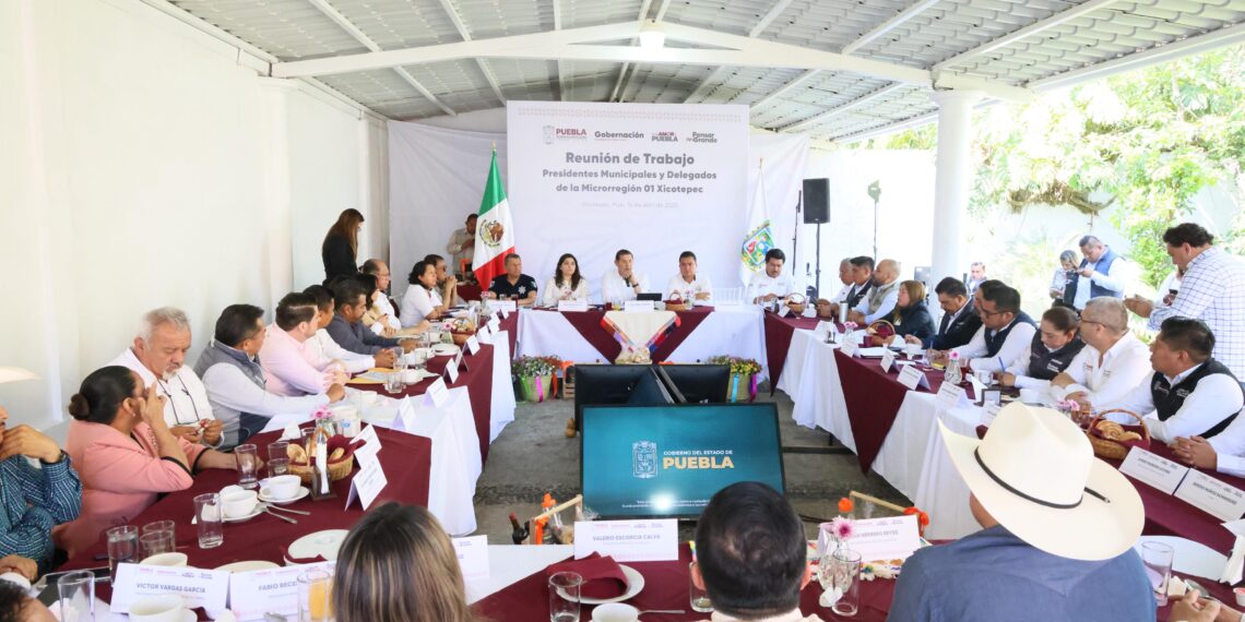 Gobierno de Puebla acuerda obras prioritarias con municipios de la Sierra Norte