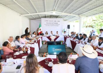 Gobierno de Puebla acuerda obras prioritarias con municipios de la Sierra Norte