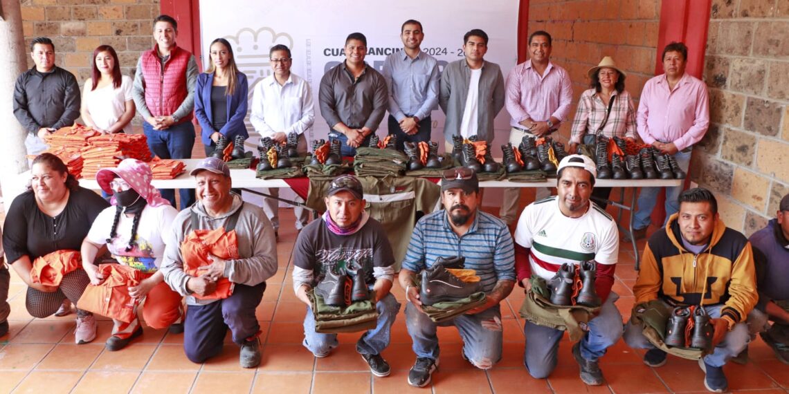 Entregan Nuevos Uniformes a Recolectores de Basura en Cuautlancingo