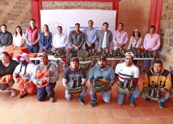 Entregan Nuevos Uniformes a Recolectores de Basura en Cuautlancingo