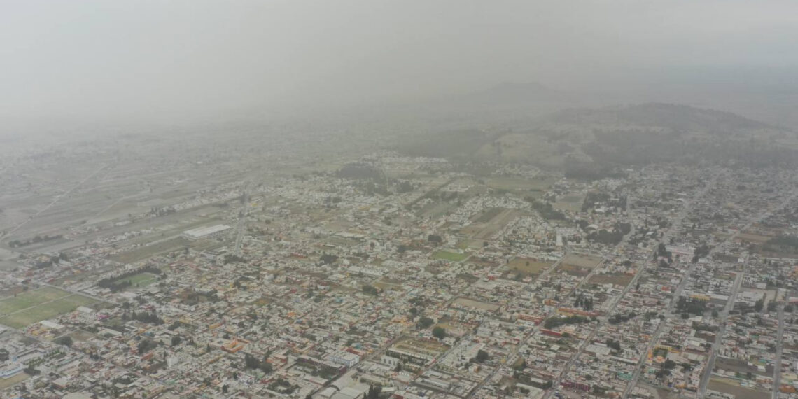 Puebla inicia abril con calidad del aire regular y actividad del Popocatépetl