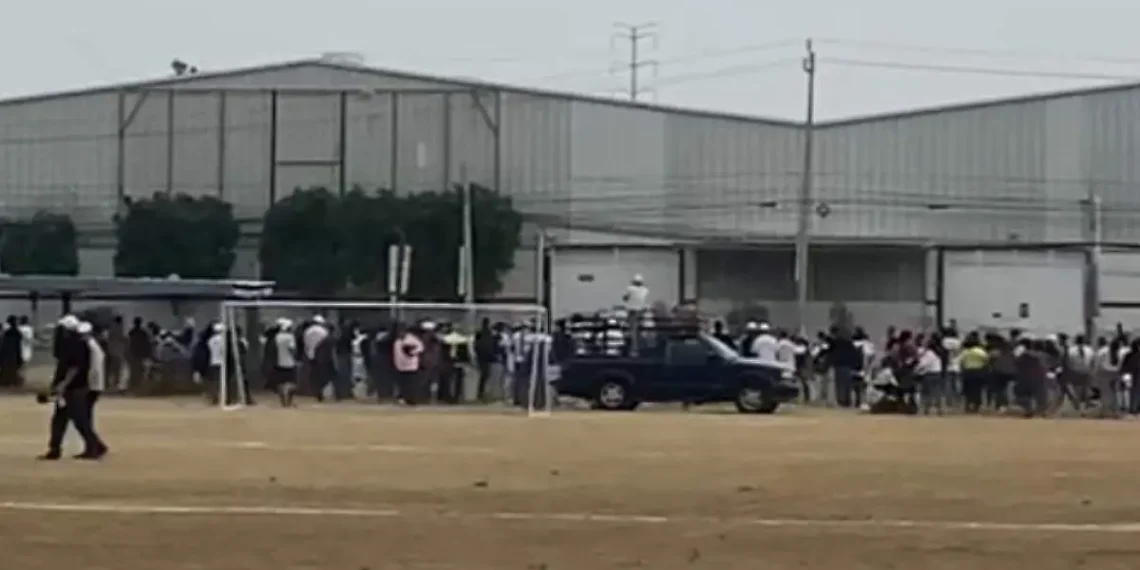 Riña entre empleados de Audi y Volkswagen tras partido de fútbol en Puebla