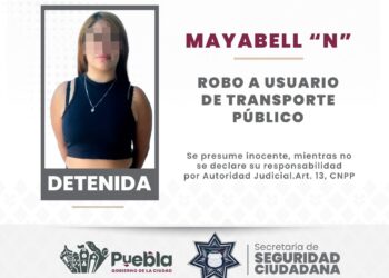 Detienen a mujer por presunto robo en transporte público en la capital