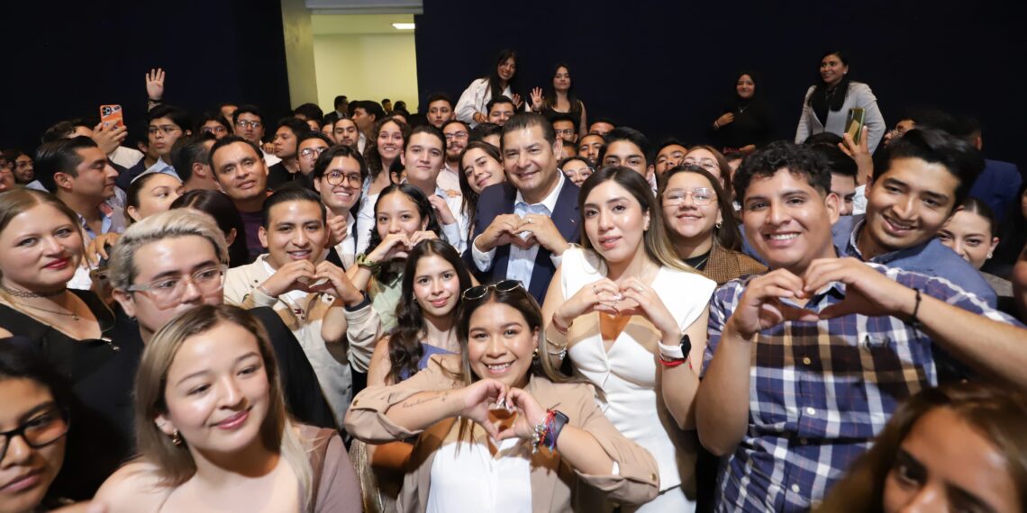 Juventudes poblanas, protagonistas de la transformación del estado: Alejandro Armenta