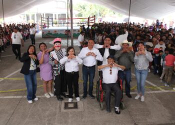 Celebran a más de 4 mil niñas y niños en gran festival del Día de la Niñez en Amozoc