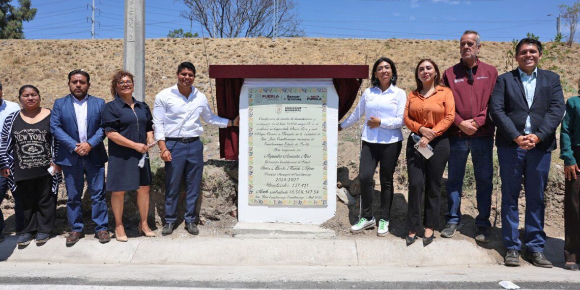 Omar Muñoz inaugura carril de desaceleración en el Periférico Ecológico