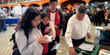 La UTH promueve su oferta educativa en la Feria Profesiográfica de Cuautlancingo