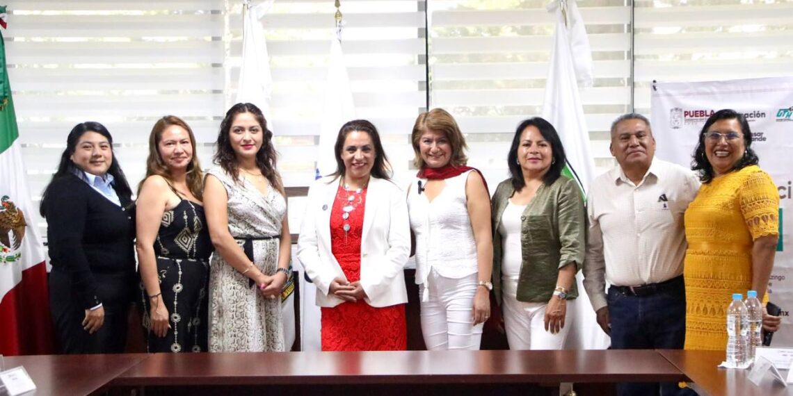 UTH y COPARMEX Texmelucan firman convenio para fortalecer la vinculación academia-empresa