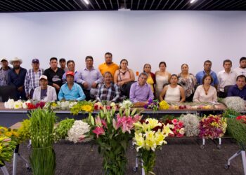 Impulsan el mercado de Santa Rita en Atlixco como punto clave para la venta de flor y productos locales