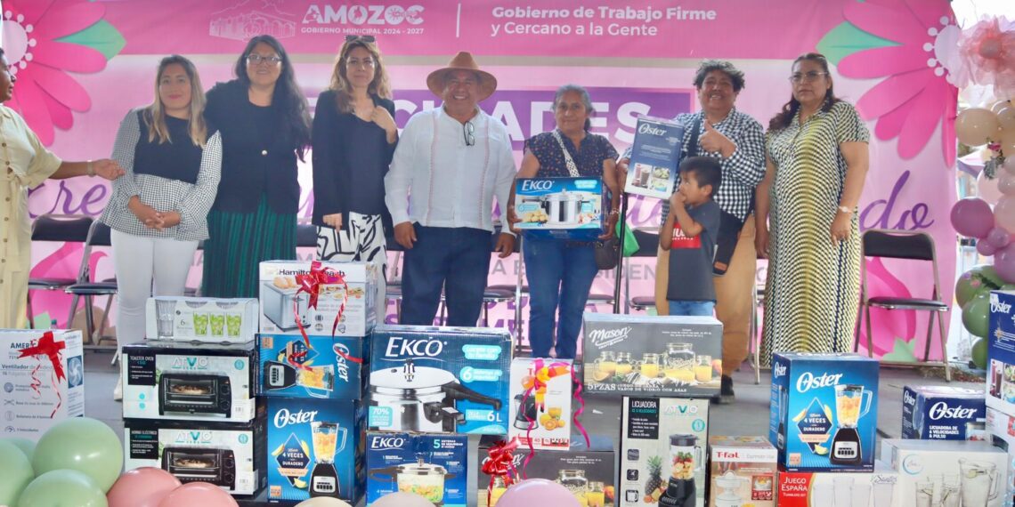 Amozoc celebra a miles de madres con motivo del 10 de Mayo