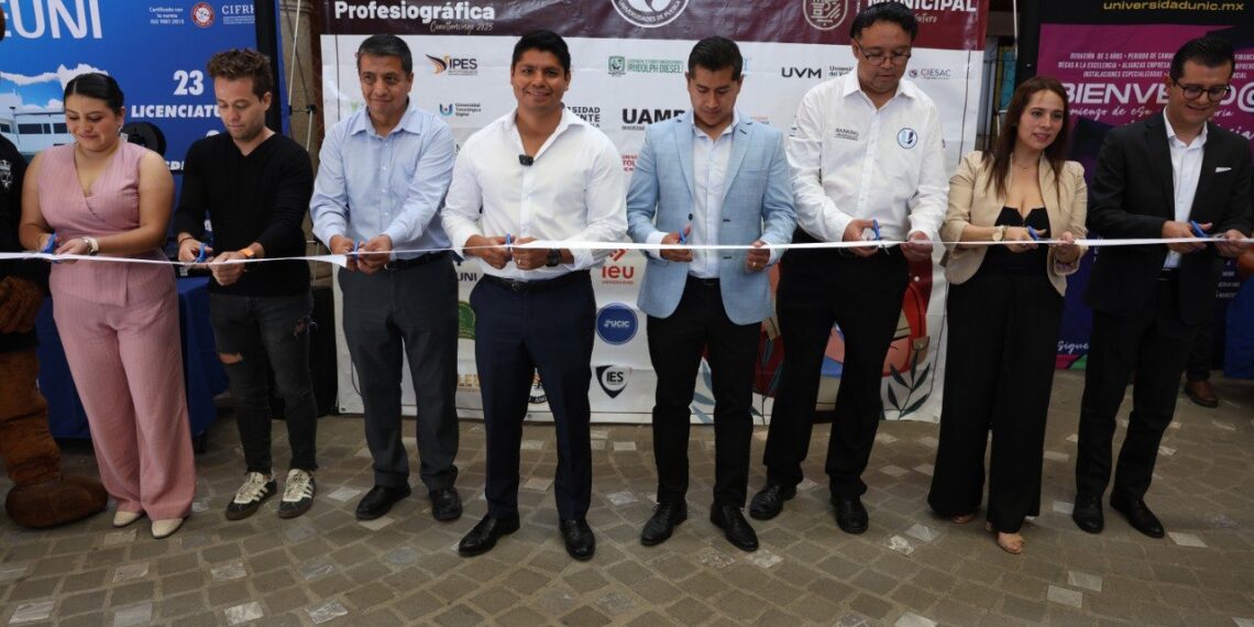 Impulsa Cuautlancingo la educación con su Primera Feria Profesiográfica