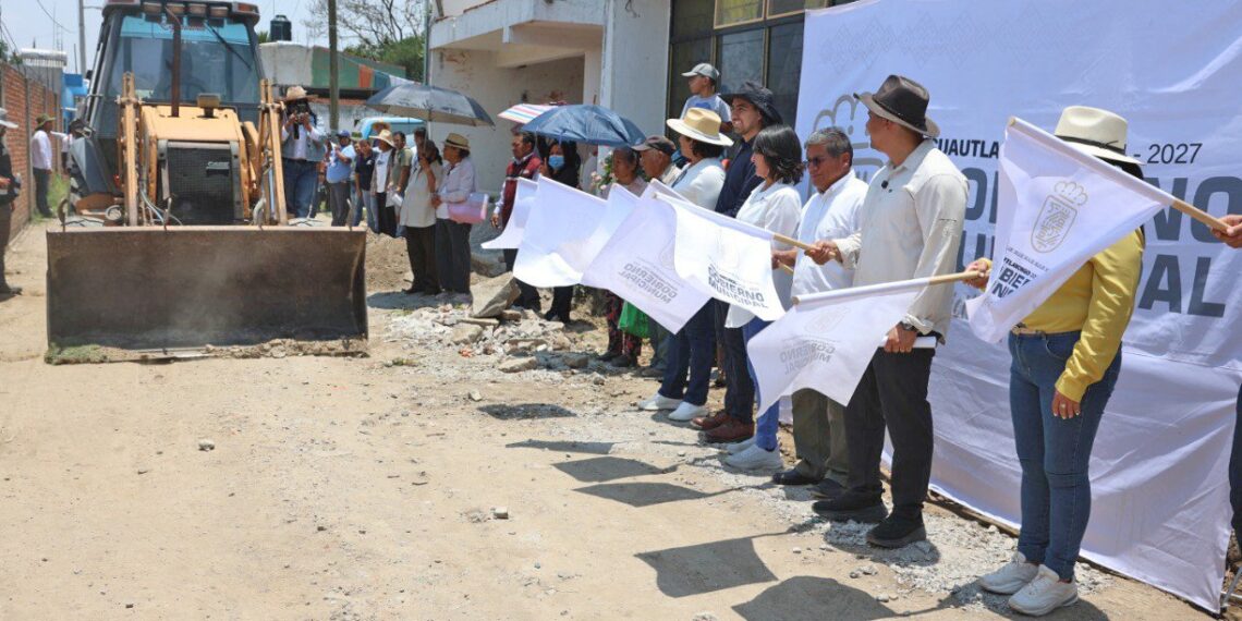 Inicia pavimentación en privada 16 de Septiembre en San Lorenzo Almecatla, Cuautlancingo