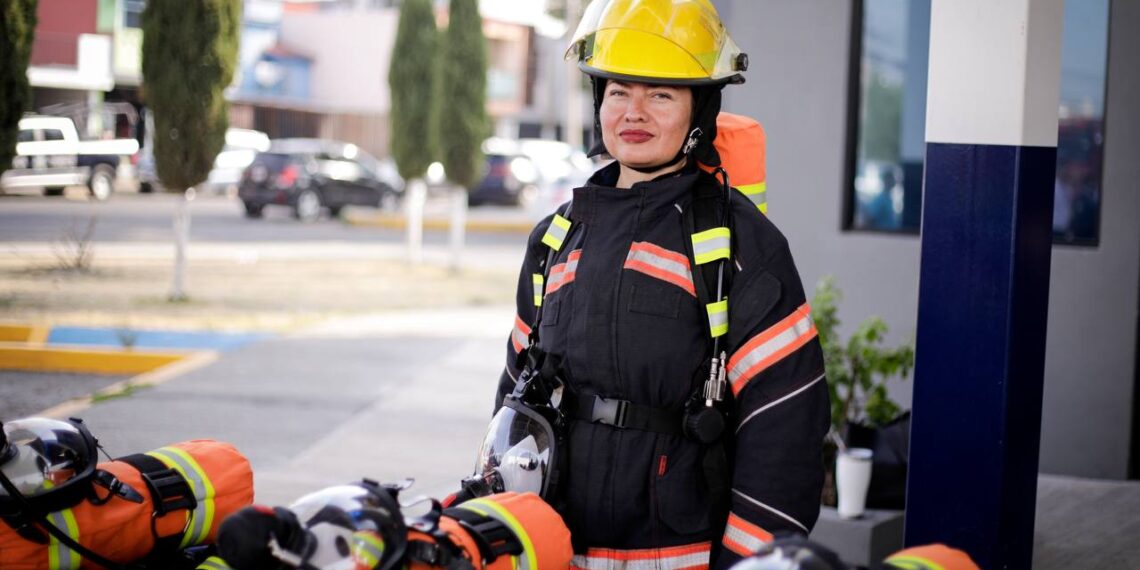 Requipamiento a bomberos-paramédicos en San Andrés Cholula