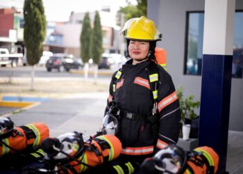 Requipamiento a bomberos-paramédicos en San Andrés Cholula